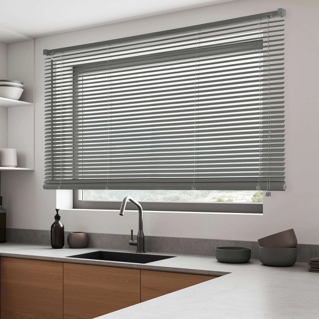 Tende Veneziane in Alluminio con Corda Grigio 45x130