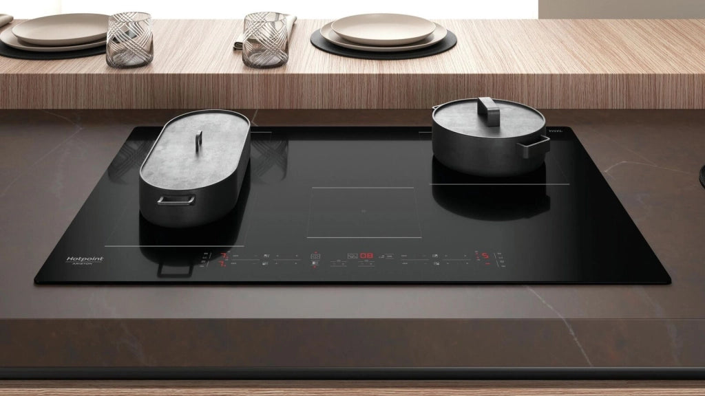 Hotpoint Ariston Piano cottura a induzione Hotpoint HB 0577B NE