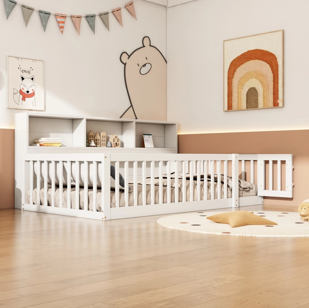 Daybed 90x200 cm con ripiani laterali e sponde di sicurezza; in pino e MDF bianco