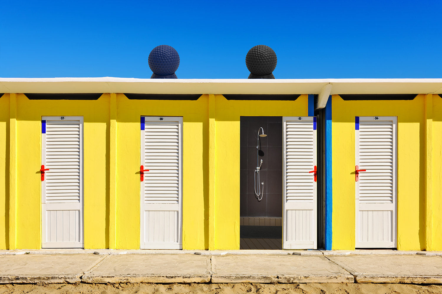 Collettore Solare da Esterno Giardino 40L per Docce Lavandini Arkema Hot Ball Grigio Antracite