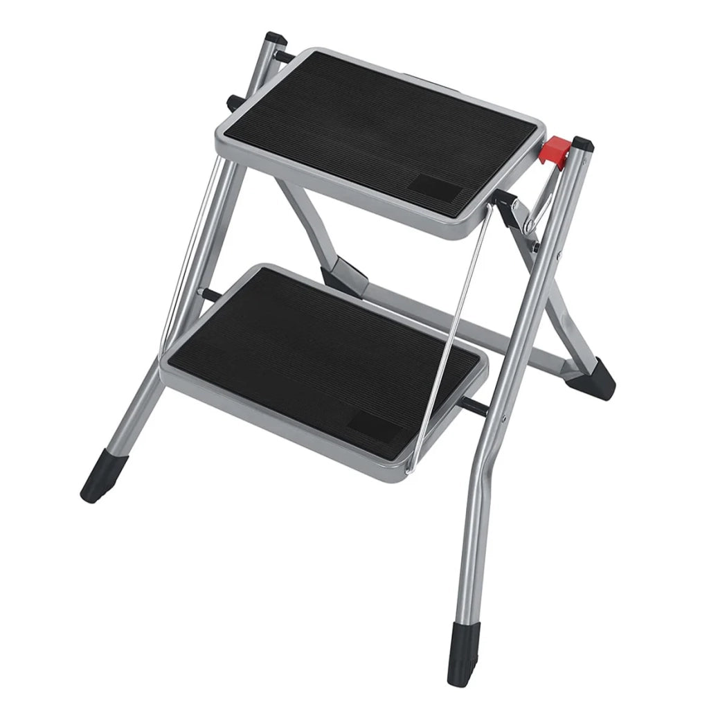 Sgabello pieghevole a 2 gradini larghezza gradino 20 cm gomma antiscivolo con maniglia portata 150 kg acciaio grigio 12_0005437