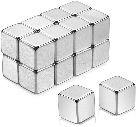 Set di 16 magneti a cubo in neodimio, extra resistenti, magneti a cubo per piatti magnetici in vetro, cartelli di frigorifero, cartelli di memoria, whiteboard, cartelle scolastiche, ufficio, con scatola di conservazione | Argento (10x10x10 mm)