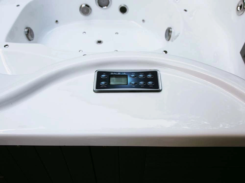 Spa "Cuba" 6 posti - Vasca bianca - Sistema Balboa +Bluetooth integrato - 220x210x80cm