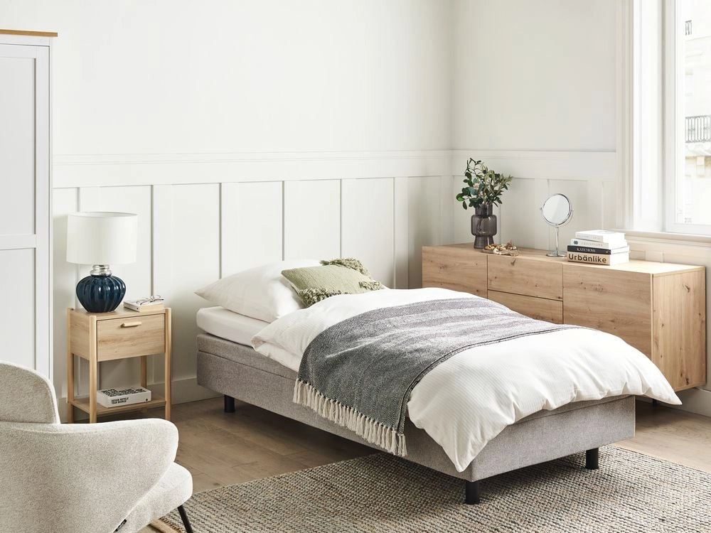 Letto elettrico singolo tessuto grigio chiaro regolabile con telecomando senza testiera 90x200 cm stile moderno