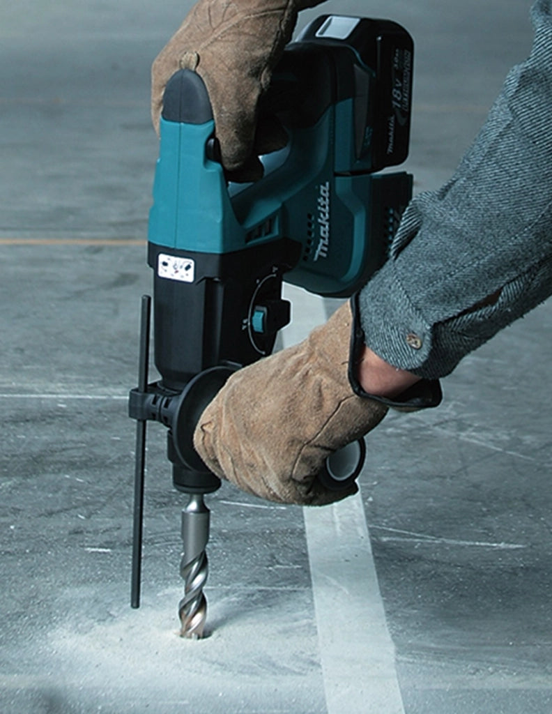 MAKITA Kit DLX3119TJ (DHP484 + DHR243 + DGA513 + 3 x 18V 5,0 Ah + DC18RC + MAKPAC 3 + MAKPAC 4)