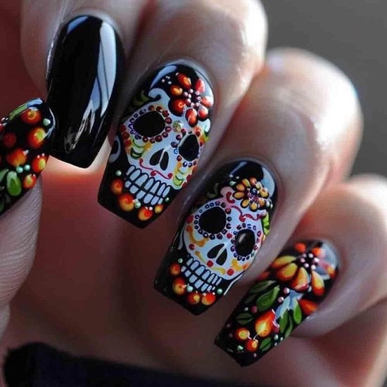 Nail Art per Festa di Halloween, Scheda per Festa dei Morti, Disegno per Unghie con Arcobaleno e Gotico