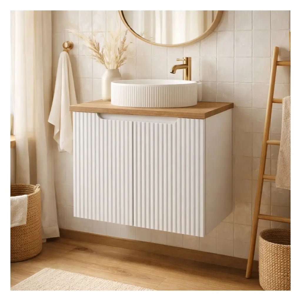 Insieme VANO bianco 60cm: mobile sotto lavabo con armadietti + piano per lavabo in rovere chiaro + lavabo da appoggio scanalato bianco