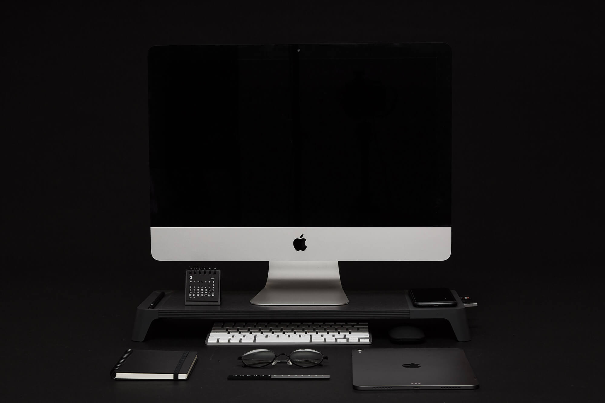 Supporto Monitor da Scrivania 56x20x5,7 cm con Entrata USB e Base di Ricarica Wireless Nero