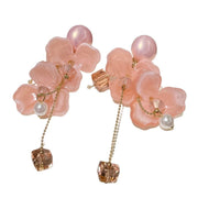 Orecchini a nappina con fiore rosa da donna, orecchini a lobo con petalo di perla e cristallo.
