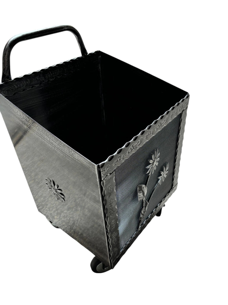 Porta Legna con Ruote, Porta Pellet, in Ferro Battuto, 52 x 50 x 84h cm, Motivo Floreale, Per Camino e Stufe Grigio