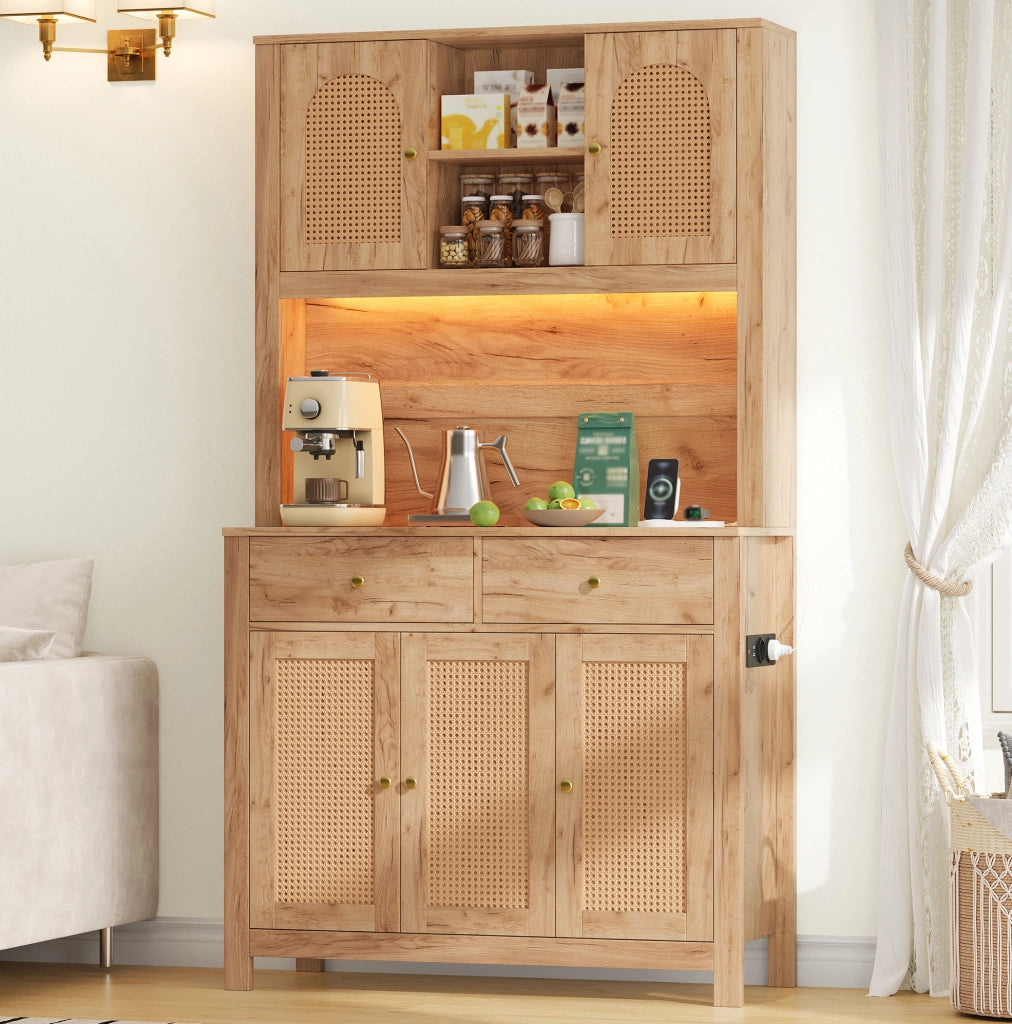 Credenza alta da cucina con LED RGB, prese e ante in rattan