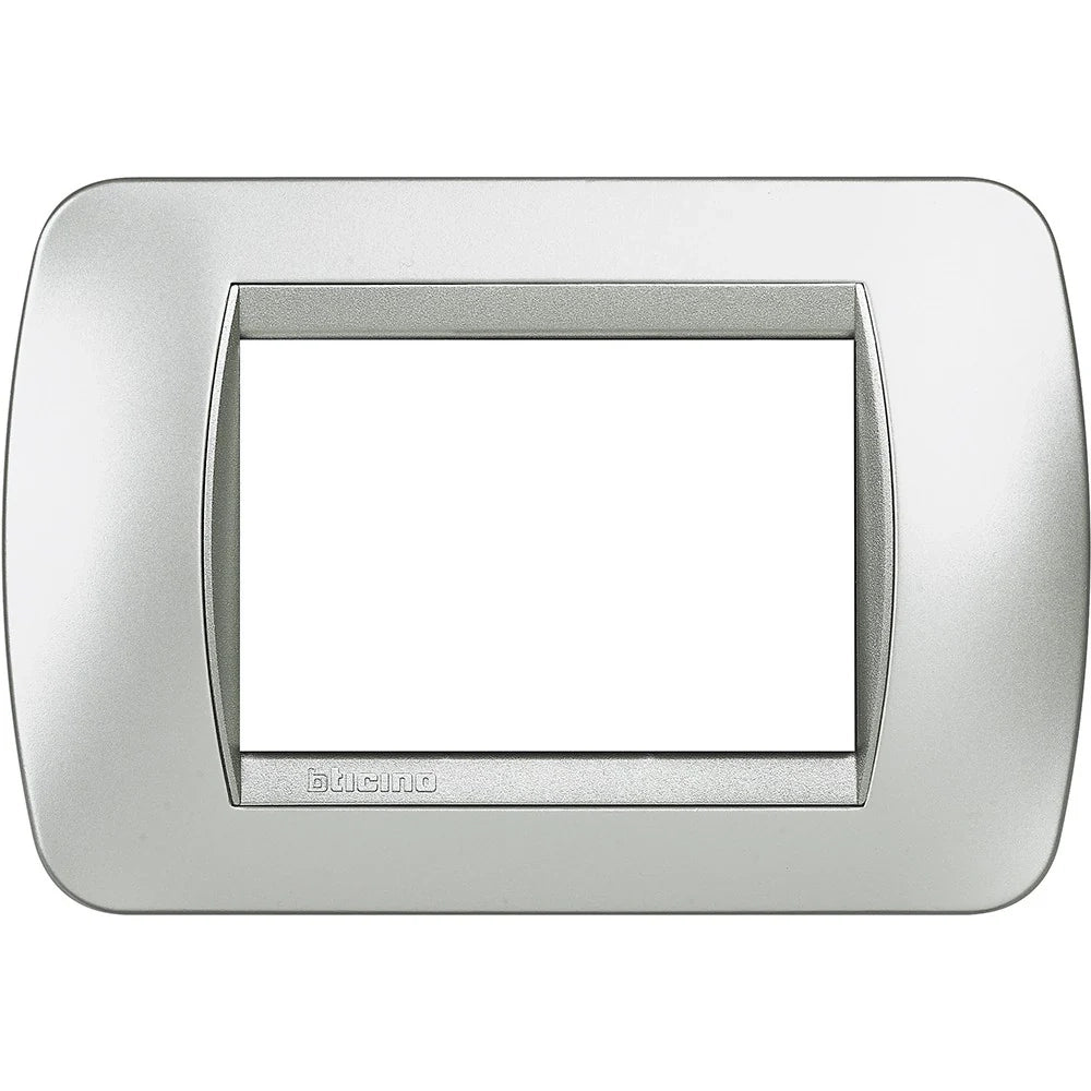 Living Int. - Placca 3 posti tech - L4803TE