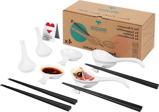Accessori per Bowl di Ramen da 4 pezzi - 4 Cucchiai di Porcella - 4 Paia di Spiedini di Bamboo - 4 Dadi di Porcella - Supporto per Spiedini e Cucchiaio per Bowl di Ramen da Aziatica