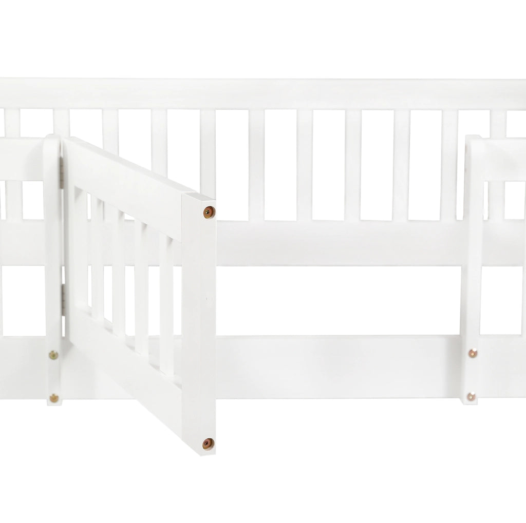 Letto a castello in pino 90x200 cm con scala ad angolo; sponde e porta; bianco