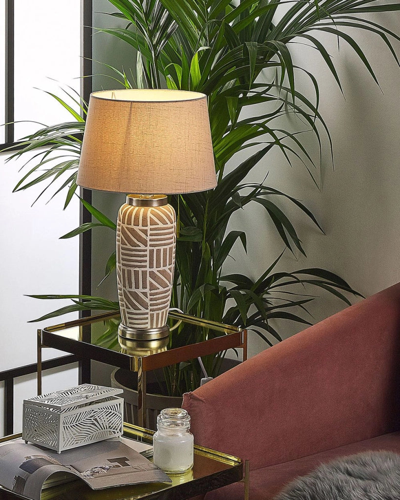 Lampada da comodino in ceramica beige e bianca 48 cm motivo a righe con paralume a tamburo tradizionale