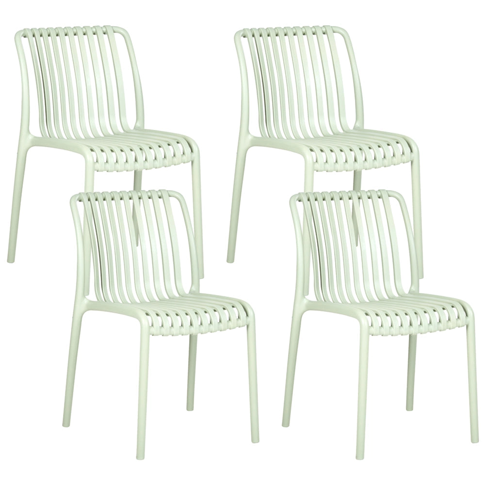 Set di 4 sedie da pranzo in plastica per esterni senza braccioli impilabili Verde chiaro stile minimalista