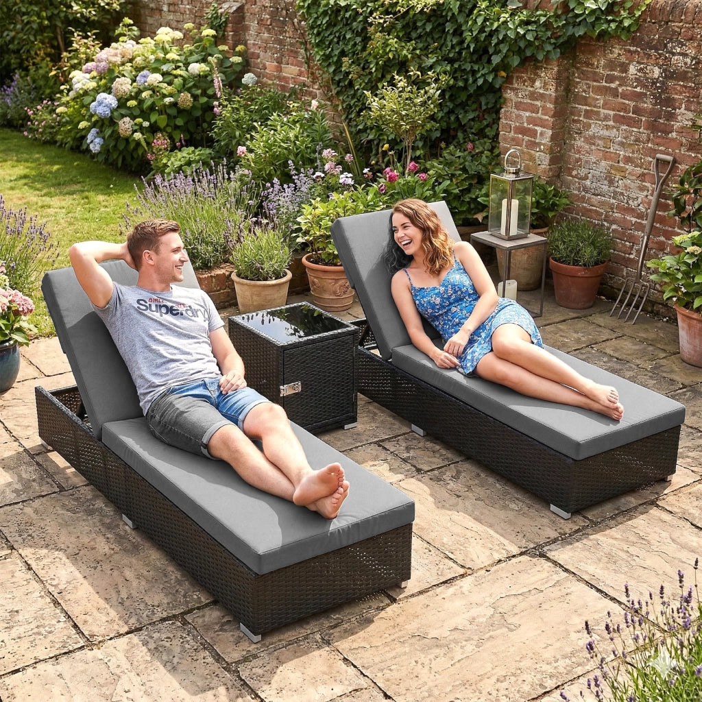 Set 2 Sdraio da Giardino 184x60x22 cm con Tavolino Laterale e Schienale Regolabile in Rattan Grigio Scuro