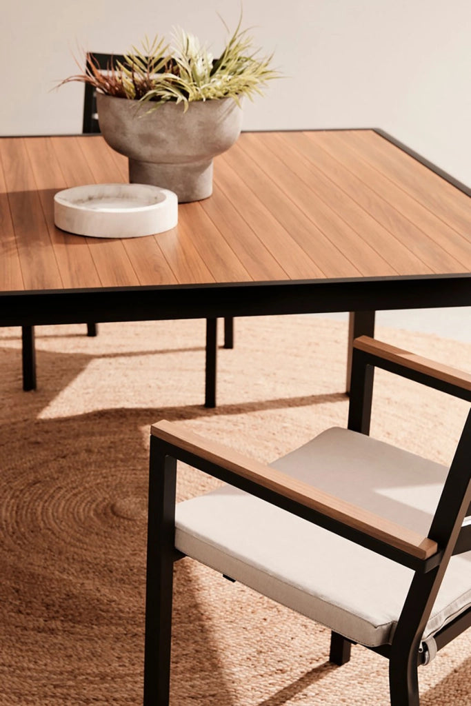 Tavolo da Esterno 136x136x75h cm in Alluminio e Polywood Hilija Naturale e Antracite