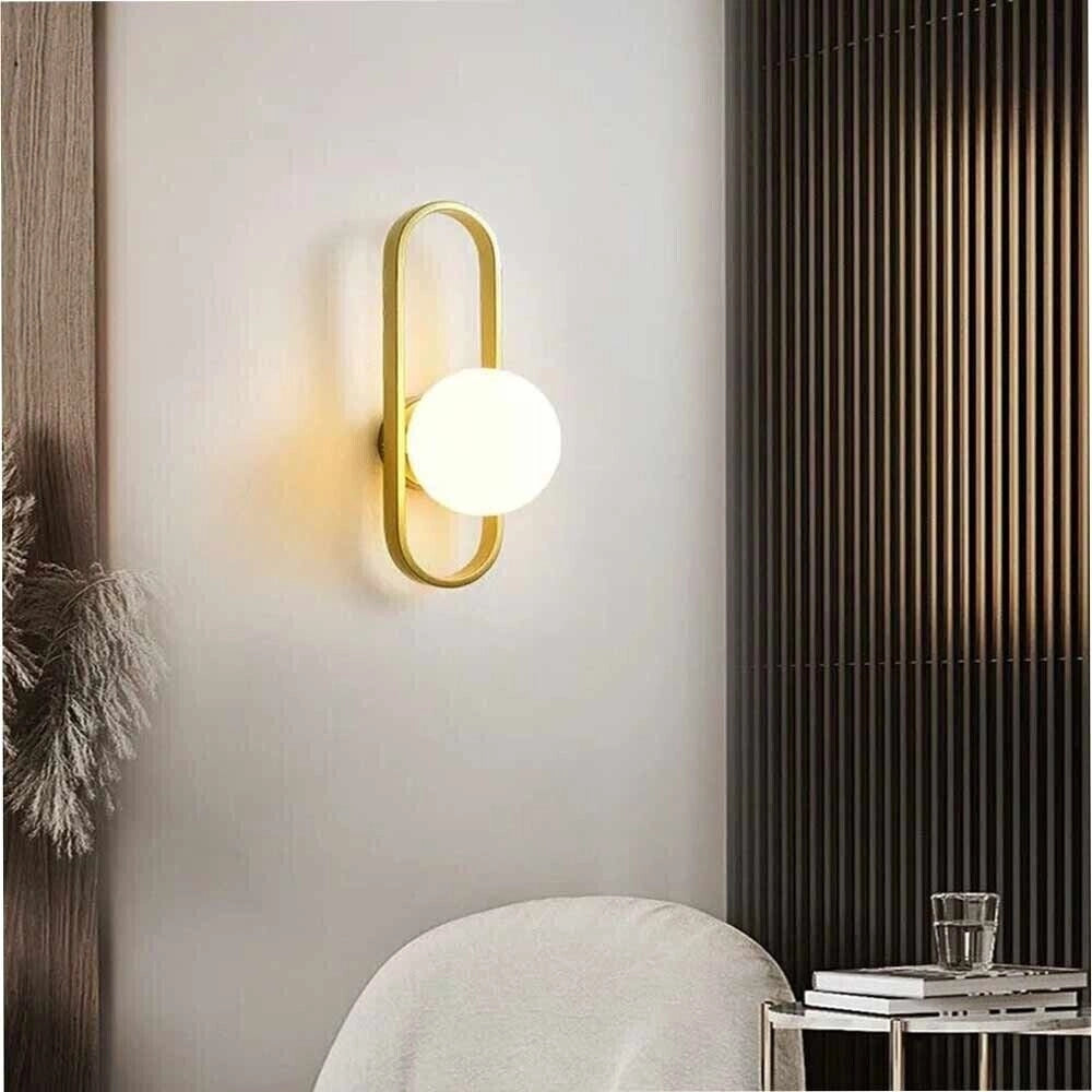 Applique da parete elegante lampada muro in metallo colore bronzo con sfera in acrilico attacco lampadine G9