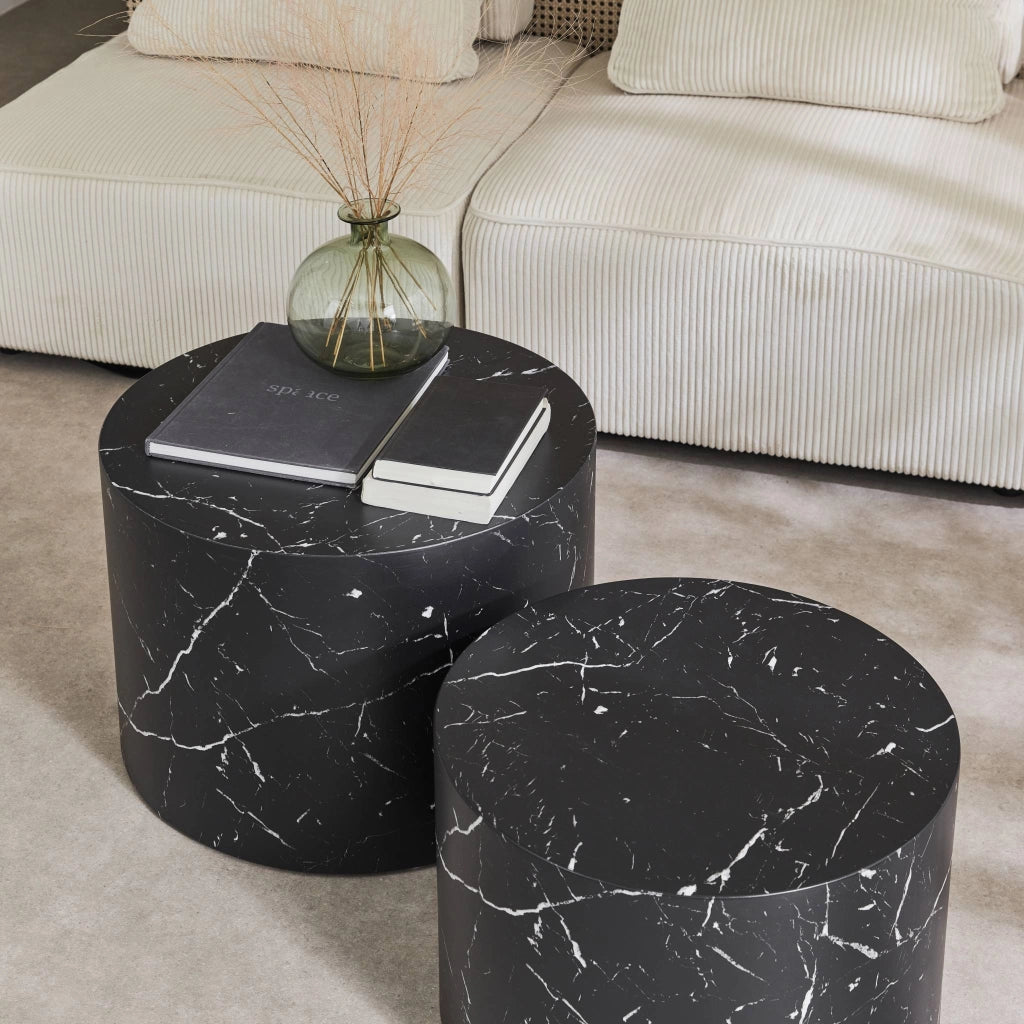 Set di 2 tavolini rotondi con effetto marmo, nero