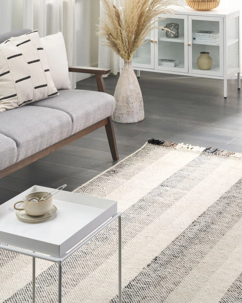 Tappeto in lana bianco sporco nero marrone 140 x 200 cm nappe fatte a mano moderno
