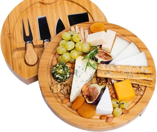 Tavola per Formaggio in Bambù con Set di Coltelli - Tavola di Formaggio in Legno di 40 cm con 4 Coltelli - Tavola di Servizio per Formaggio - Ideale come Regalo per Natale, Matrimonio o Anniversario