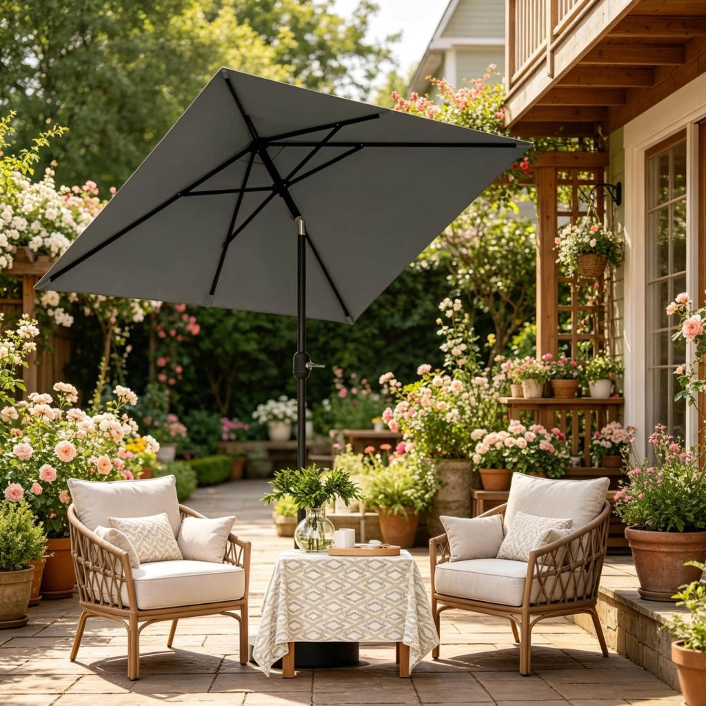 Ombrellone da giardino orientabile 206 x 135 cm in metallo e poliestere; grigio scuro