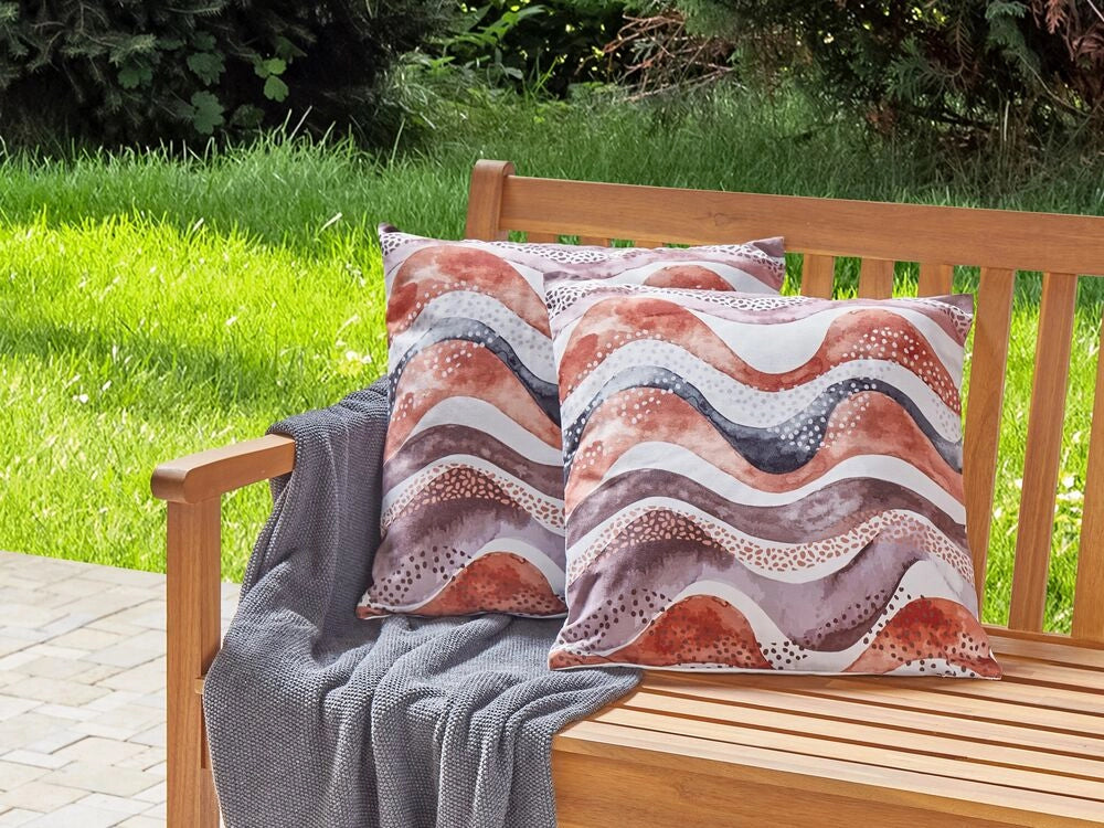 Set di 2 cuscini da esterno in tessuto di poliestere marrone con motivo astratto 45 x 45 cm terrazzo esterno interno