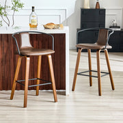 Set 2 Sgabelli da Bar con Braccioli ¨C MINIMAL ¨C Tessuto Teddy/Similpelle, Gambe in Legno, Poggiapiedi in Metallo