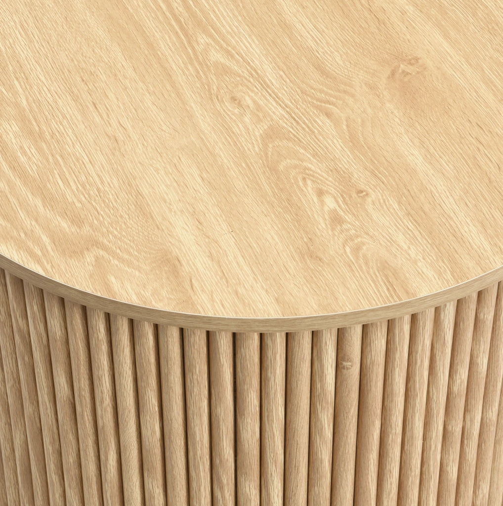 Set di 2 tavolini da caffè rotondi con motivo a strisce verticali; 60x60x38;5 cm e 30x30x56 cm; MDF naturale