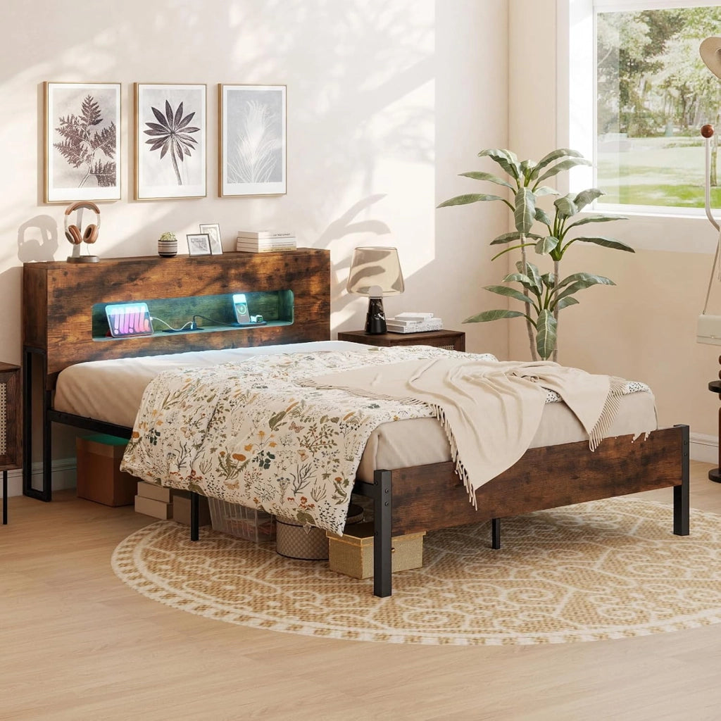 Telaio letto con vano portaoggetti, 200 x 140 cm, letto matrimoniale con prese elettriche, illuminazione a LED e doghe in metallo, senza materasso, marrone