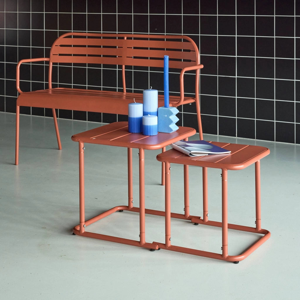 Set tavolini da esterno quadrati in acciaio, terracotta