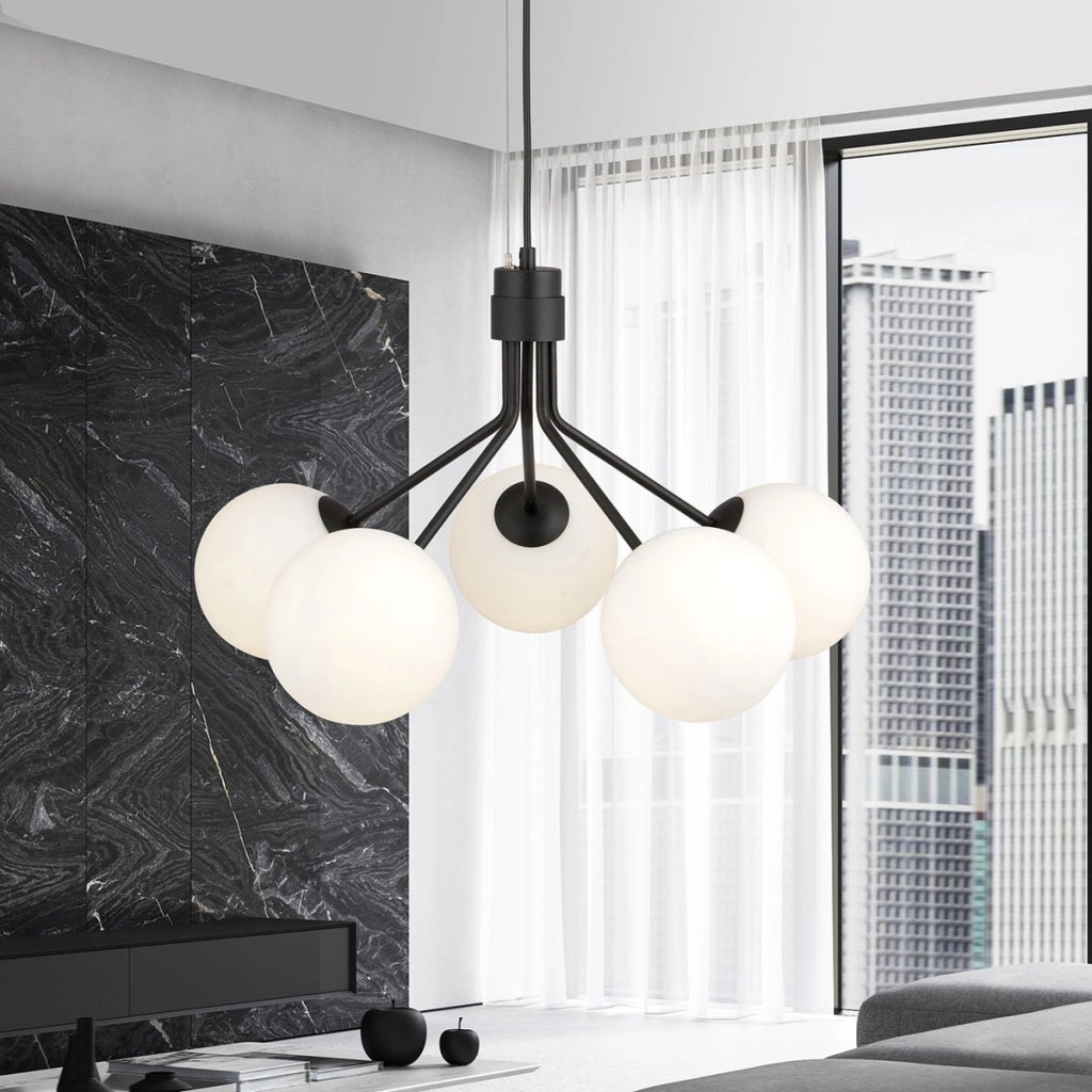 Lampada a sospensione NOVA in acciaio nero e vetro opalino