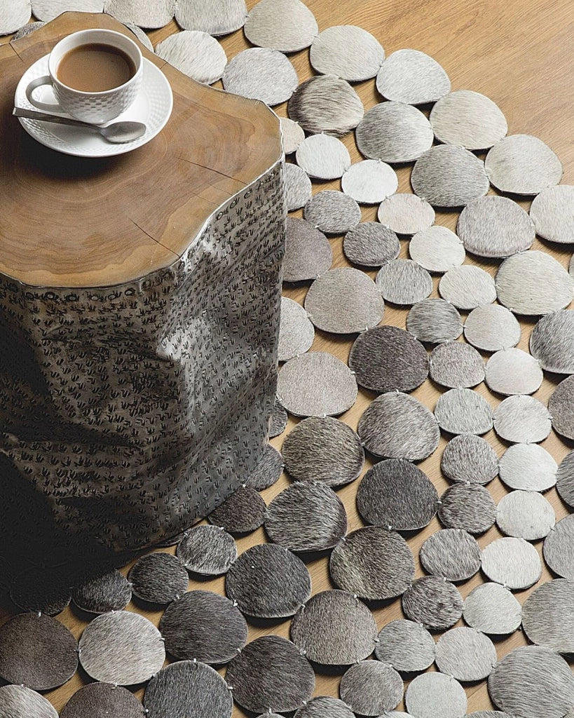 Tappeto Rotondo Pelle Grigio ø 140 cm Artigianale Contemporaneo