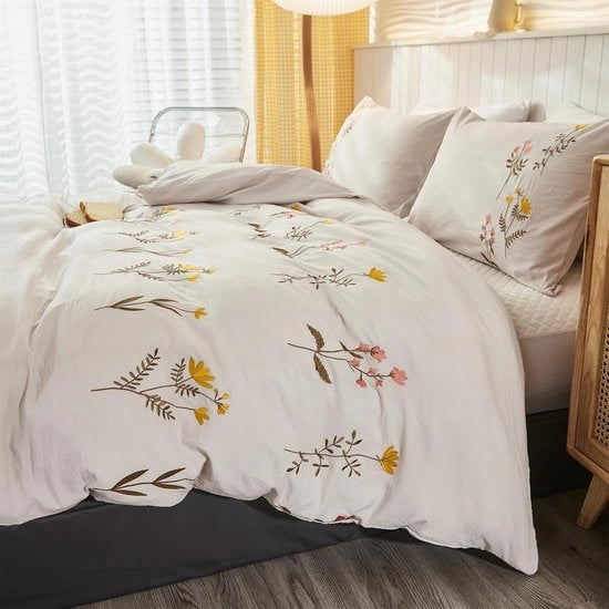 Set da letto 135x200cm 2 pezzi beige fiori decorati con merletto letto set di lusso tessuto microfibra set di lenzuola morbide per ragazze stile chic copriletto con chiusura a cerniera e cuscino 80x80cm