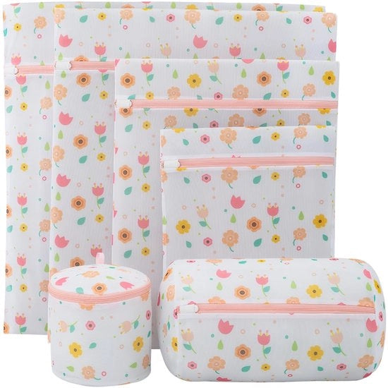 Set di asciugatura per lavatrice 6 pezzi, rosa. I fiori. Asciugamani con reggisen, lavatrice per bambini, rattoppi, asciugamani con mutande, gonne, calze e cuscini.