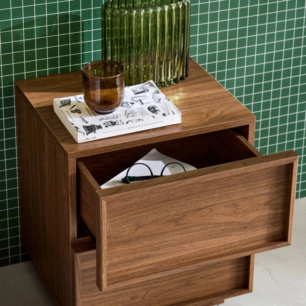 Comodino effetto legno 2 cassetti, noce
