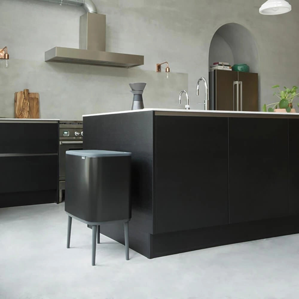 Brabantia 316203 Bo Touch Bin Pattumiera 2 Secchi 11+23 Litri Apertura Soft-Touch Piedini Regolabili colore Nero Opaco