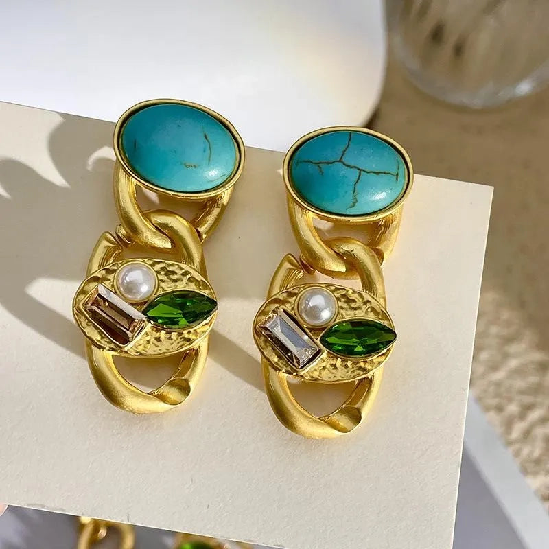Set di gioielli con perline di cristallo turchese: collana, orecchini e bracciale in stile vintage.