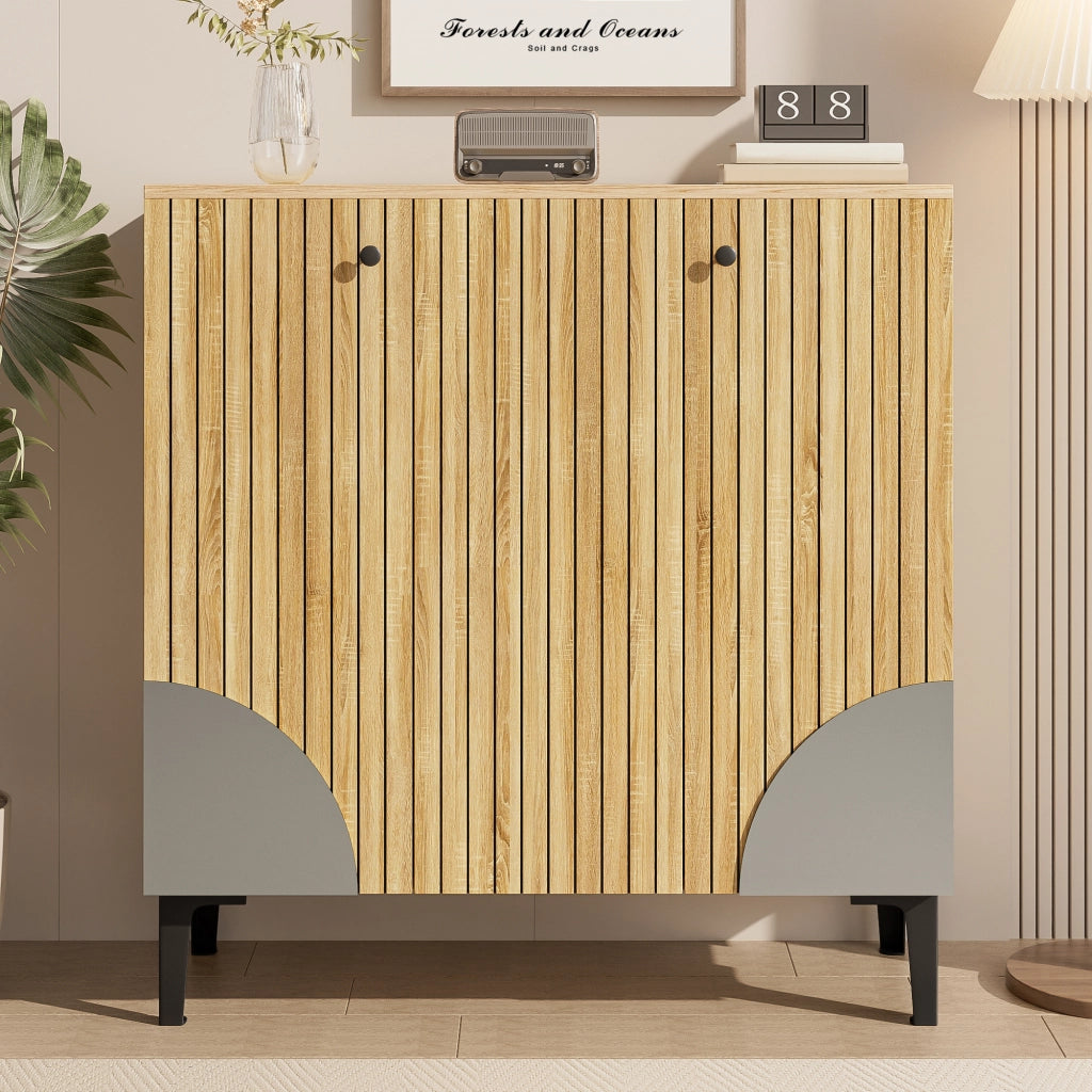 Mobile Scarpiera con 3 Ante e Ripiani; Struttura Verticale; Stile Moderno; in Truciolare; 90×32×94 cm; Legno