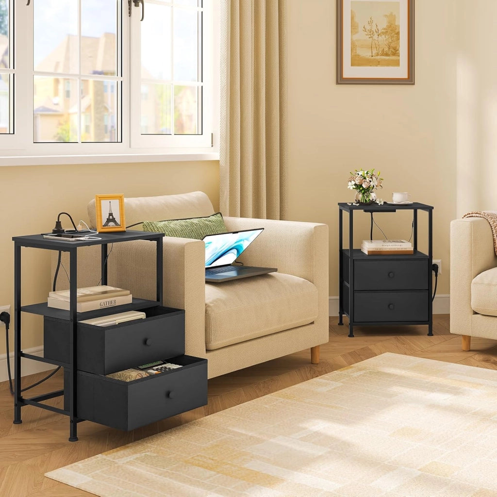 set 2 Comodini con Prese di Corrente, Tavolini con Luce LED, 2 Cassetti in Tessuto e Ripiani Aperti, Comodini Smart Nero, per Soggiorno, Camera da Letto e Ufficio, Metallo + MDF, NTS27sz-2