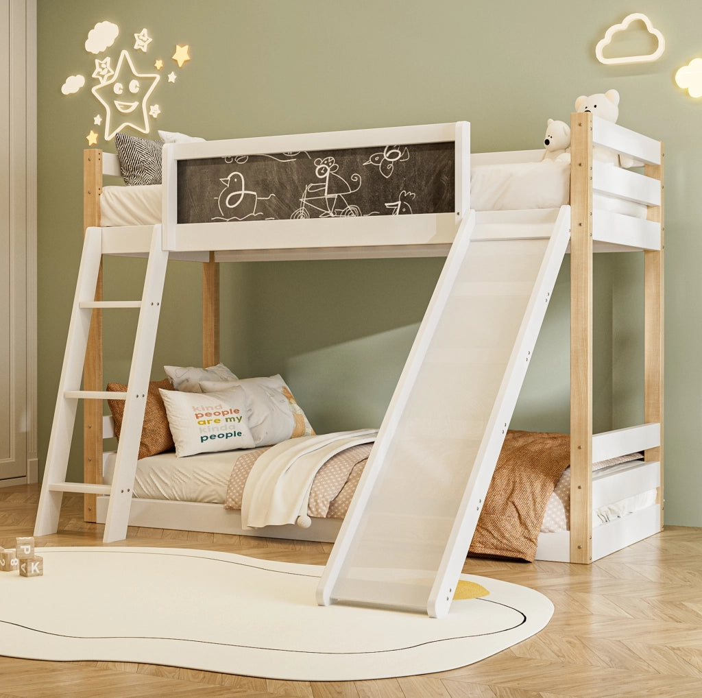Letto a castello per bambini con scivolo; scala e lavagna; in legno; bianco