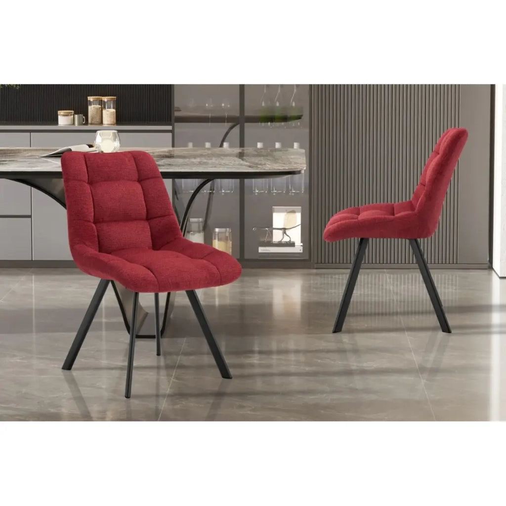 Set di 2 sedie VELMA - Tessuto rosso - Piedi in metallo - Design audace - Comfort compatto e robusto