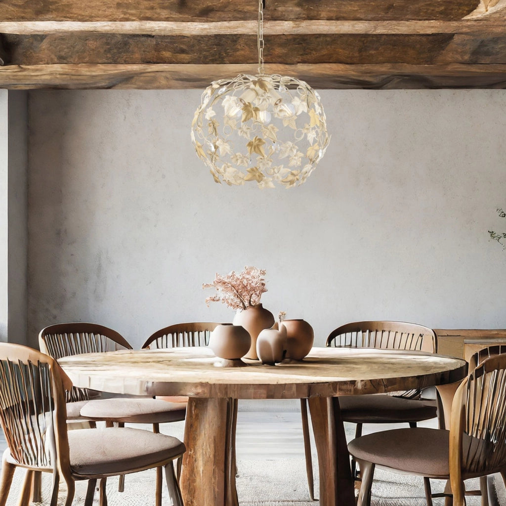 Lampadario in ferro laccato avorio con decorazione oro antico e strass in cristallo 3 luci