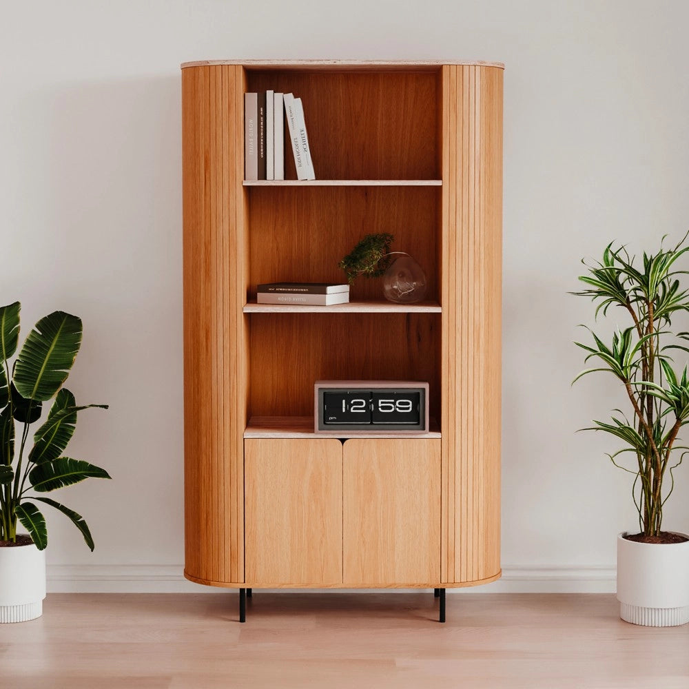 Credenza Fabia53A colore rovere oak con ripiani effetto travertino e laterali listellati 100 cm