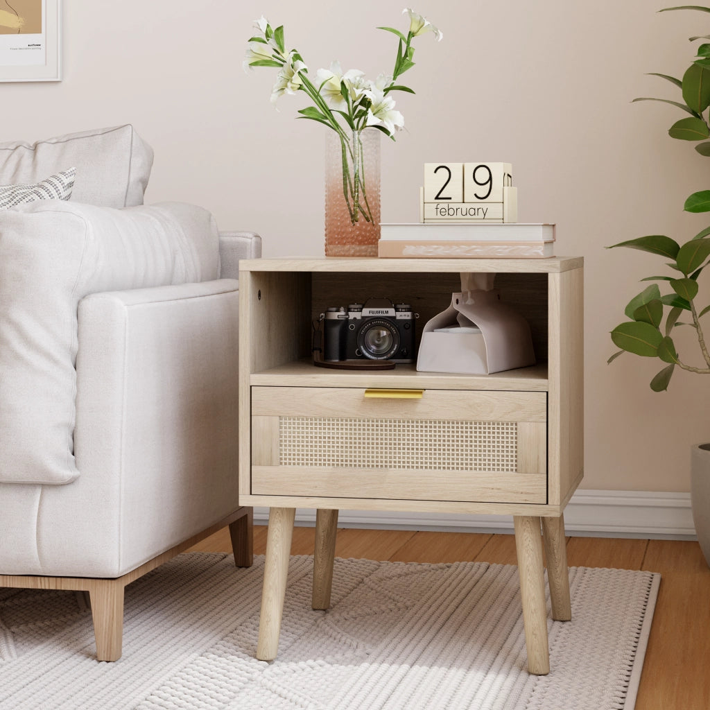 Comodino in rattan con 1 cassetto e 1 vano aperto, maniglia dorata, stile boho, per camera da letto, 45 × 40 × 55 cm