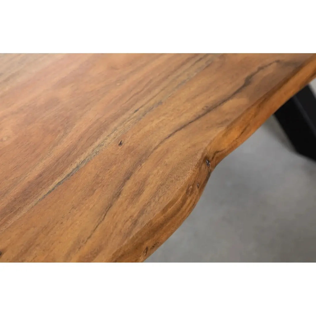 Tavolino basso ARKAYA 120 cm in legno di acacia massiccio con gambe in metallo nero a forma di X