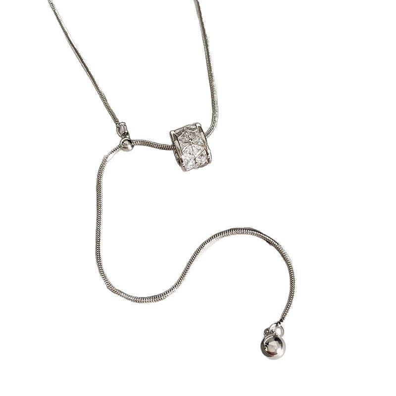 Catena lunga estraibile con zirconi rotondi per maglioni autunno/inverno