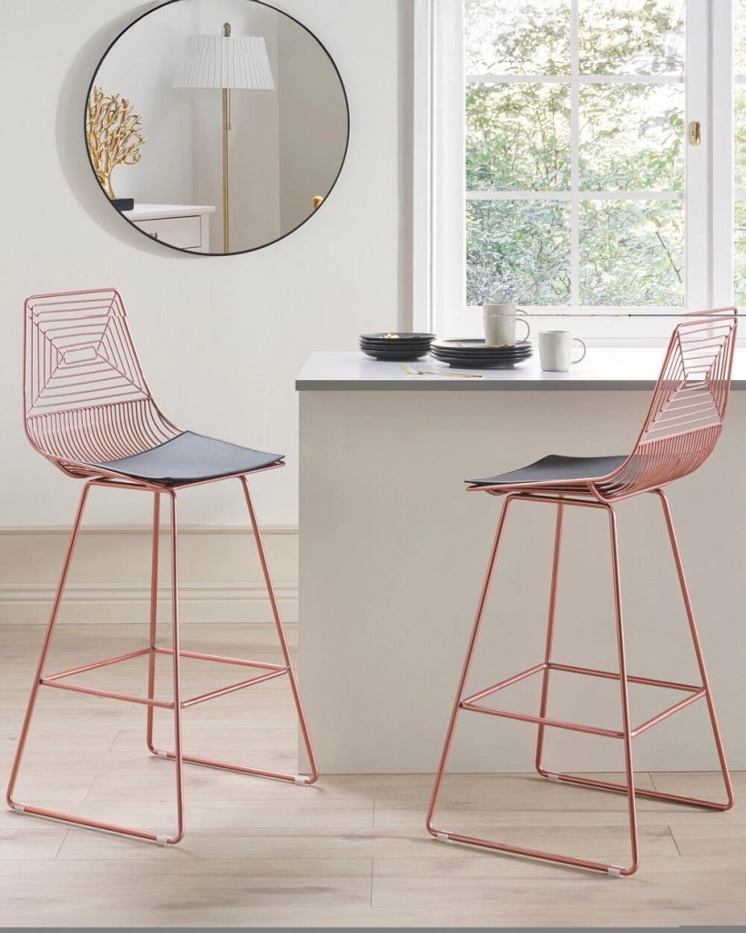 Set di 2 sgabelli in metallo oro rosa con imbottitura in pelle stile moderno contemporaneo