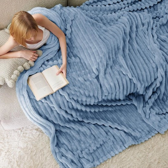 Deconfortevole deken 220x240 - coperta per letto, deken di lana e di fleece, coperta per divano, morbida, calda, deken di corduroy grosso per decorazione della camera, deken per la stanza, deken grande, azzurro cielo, 220 x 240 cm